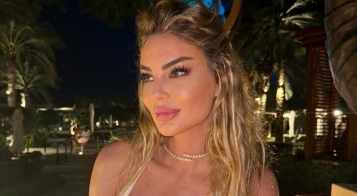 شاهد .. بالصور- ساندرا رزق تتالق بلوك رائع..إليكم سعر حقيبة يدها الخيالي من Hermès