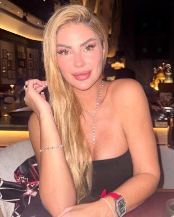 شاهد .. بالصور- ساندرا رزق تتالق بلوك رائع..إليكم سعر حقيبة يدها الخيالي من Hermès