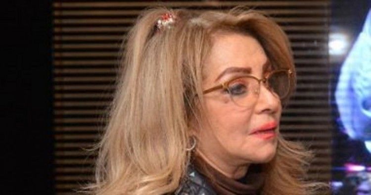 شاهد .. ميرفت أمين وبوسي شلبي من أوائل الحاضرين في عزاء شقيق شهيرة