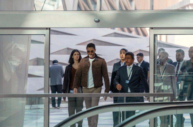 الفنان السعودي ناصر القصبي ينضم إلى كتيبة النجوم في فيلم The Seven Dogs