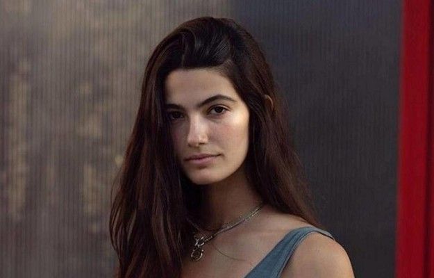 شاهد .. تارا عماد تنضم إلى أحمد عز وكريم عبد العزيز في فيلم "The Seven Dogs"