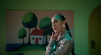 شاهد .. بالفيديو- إليكم أغنية إيمان منصور الجديدة.. "طنّش"