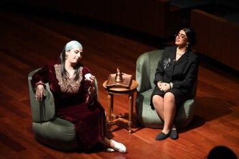 شاهد .. جامعة سيدة اللويزة تعرض مسرحية " فندق لابريش Hotel Labrish " .. وهذه التفاصيل