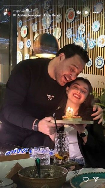 شاهد .. ماريتا الحلاني هي طفلة والدها عاصي المدللة.. إليكم أجمل صورهما