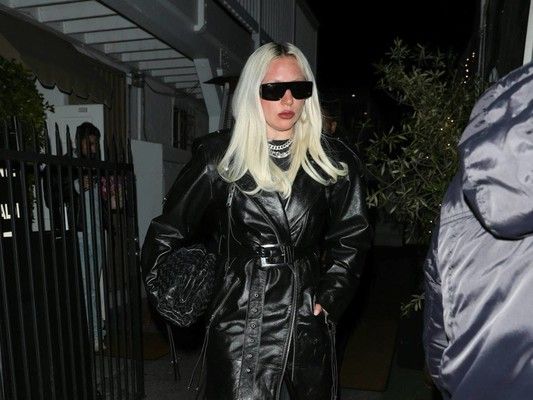 شاهد .. ليدي غاغا متهمة بالسـ رقة!