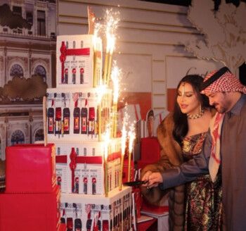 شاهد .. بأجواء رومانسية.. أحلام تحتفل بعيد ميلادها مع زوجها مبارك الهاجري