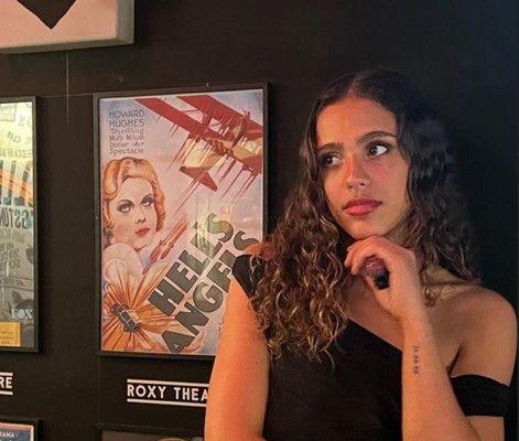 شاهد .. جنا عمرو دياب تحتفل بعيد الحب.. وتكشف عن هوية حبيبها