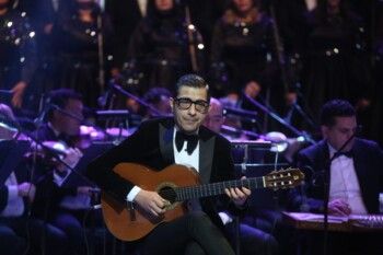 شاهد .. وحيد ممدوح بين دار الأوبرا المصرية والرياض