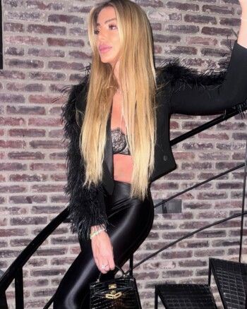 شاهد .. بالأسود الأنيق..ساندرا رزق تتالق بإطلالة ضيق