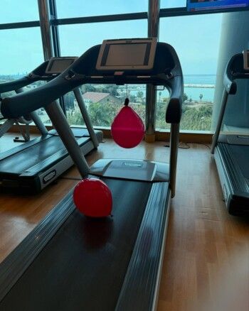 شاهد .. بطريقة فريدة.. معتصم النهار يحتفل بعيد الحب بعيدا عن زوجته