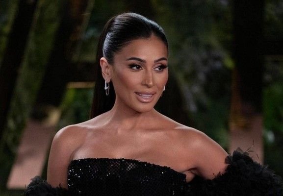 شاهد .. خاص الفن - دينا الشربيني مرتبطة بهذا الممثل المتزوج ..وهذه حقيقة علاقتها بـ شريف سلامة