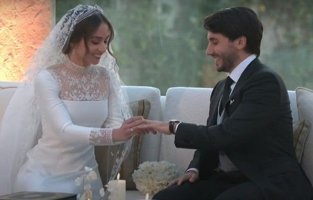 شاهد .. الأميرة إيمان إبنة الملك عبدالله الثاني ترزق بطفلة وتُطلق عليها هذا الإسم-بالصورة