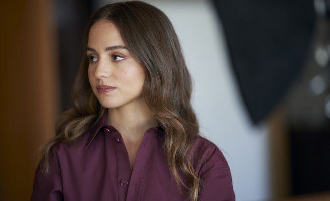 شاهد .. الأميرة إيمان بأول ظهور لها من المستشفى بعد إنجابها طفلتها..وزيارة للملك عبد الله الثاني-بالصور