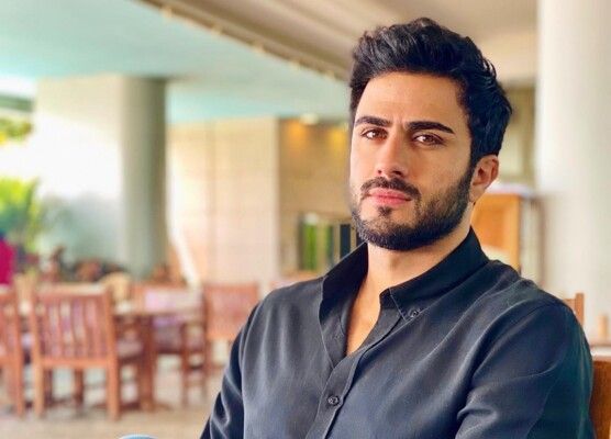 شاهد .. ألكسندر علوم يشاكر جمهوره أوقت رائعة أثناء ركوب الخيل