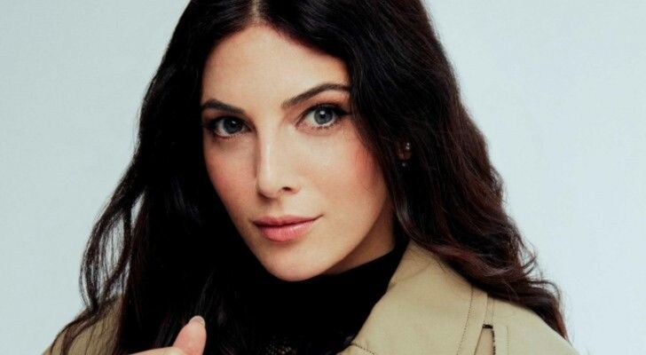 شاهد .. بالصور- رزان جمال تستعرض حملها في كواليس "القدر" و تقضي وق رائع مع طاقم العمل