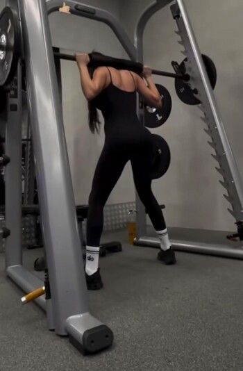 شاهد .. من داخل الجيم.. هبة نور تستعرض رشاقتها بالرياضة بجامبسوت ضيق