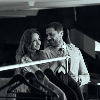 شاهد .. هنا الزاهد تثـ ـير التفاعل بصور رومانسية مع أحمد عز