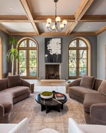 شاهد .. فيه أفخم وسائل الرفاهية.. قصر دريك في لوس أنجلوس معروض للبيع بمبلغ ضخم