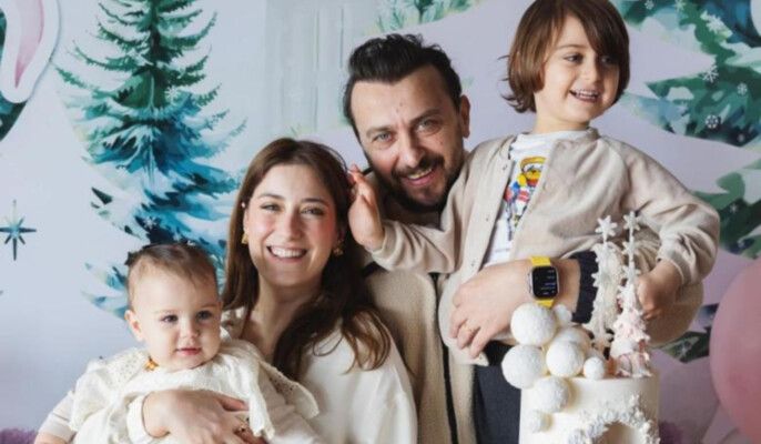 شاهد .. هازال كايا تحتفل بعيد ميلاد إبنتها.. ملامح ليلى تغيرت فهل تشبه والدتها؟