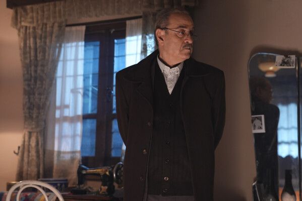 شاهد .. "مسلسل البطل" يطرح تساؤلات حول مفهوم البطولة بين التضحية والنفوذ