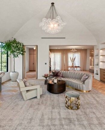 شاهد .. فيه أفخم وسائل الرفاهية.. قصر دريك في لوس أنجلوس معروض للبيع بمبلغ ضخم