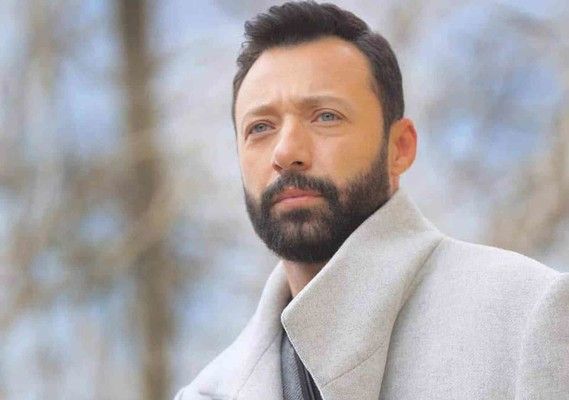 شاهد .. فيديو وهمي يورط أحمد فهمي.. والاخير يطالب بالرقابة على الذكاء الإصطناعي