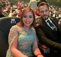 لقاء بعد غياب.. يوسف الشريف يغازل منة شلبي في حفل جوائز القلم الذهبي بالرياض