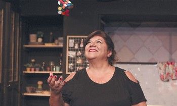 شاهد .. خاص - " كاستنغ أمني " مسرحية كوميدية ممتعة ومخرجة العمل جوزيان بولس توجه نداءً إلى المنتجين