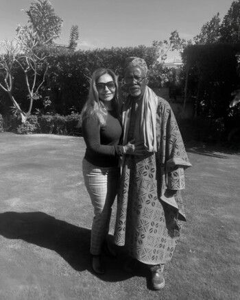 شاهد .. برسالة تقدير.. ليلى علوي تنعى المخرج سليمان سيسيه بعد رحيله عن عالمنا