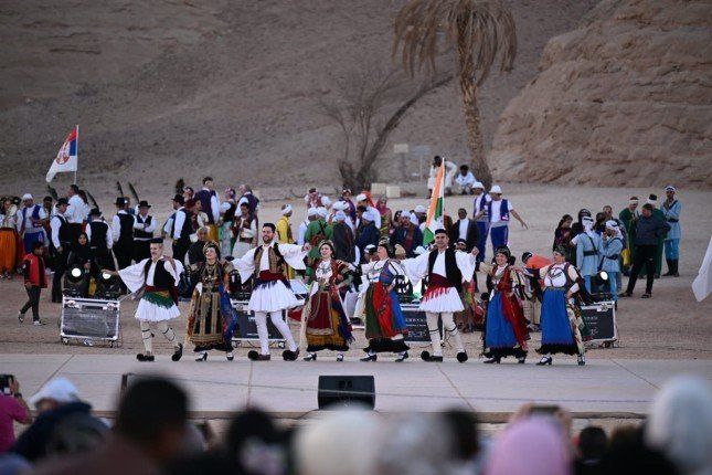 "وسط إقبال كبير".. معبد أبو سمبل يستقبل عروض مهرجان أسوان الدولي للثقافة والفنون