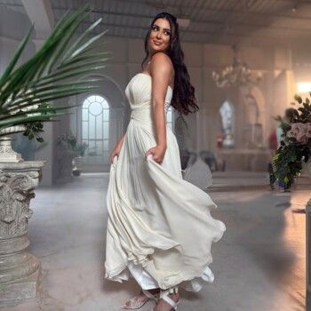 شاهد .. بالصور- ميرنا نور الدين تخطف القلوب بفستانها الأبيض