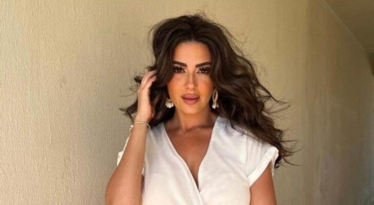 شاهد .. بالصور- ميرنا نور الدين تخطف القلوب بفستانها الأبيض