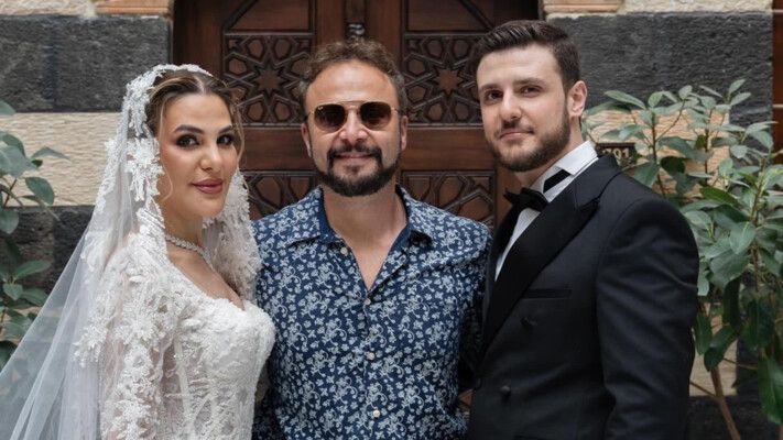 شاهد .. بعد عقد زواج شقيقته.. ديانة مكسيم خليل تثير حالة من الجدل