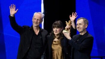 شاهد .. الكشـ ـف عن الفائزين في الدورة الـ75 لمهرجان برلين السينمائي الدولي