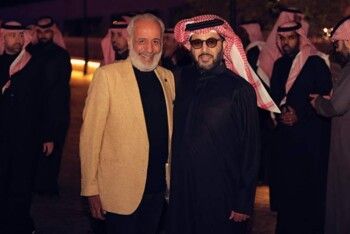 شاهد .. يمنى إبنة أيمن زيدان أصبحت شابة حسناء.. إليكم أحدث صورها