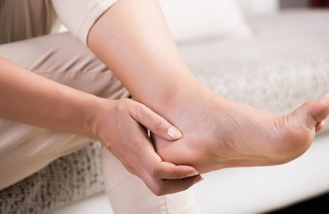 أعراض في قدميك قد تكشف أمراضًا خطيرة.. لا تتجاهلها أبدًا!