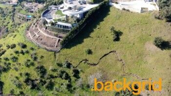 شاهد .. بالصورة- بسبب الامطار.. ترافيس سكوت قد يخسرقصره في لوس أنجلوس !