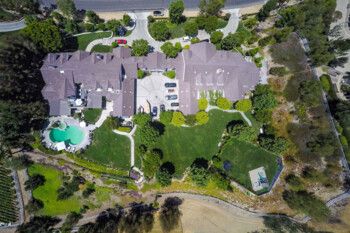 شاهد .. بعد طلاقها من بن أفليك.. جنيفر لوبيز تشتري عقاراً خيالي في Hidden Hills بسعر 21 مليون دولار