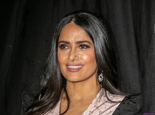 شاهد .. بالصور - ماتيلدا بينولت تملك مواصفات جمالية وتجمعها هذه العلاقة مع سلمى حايك