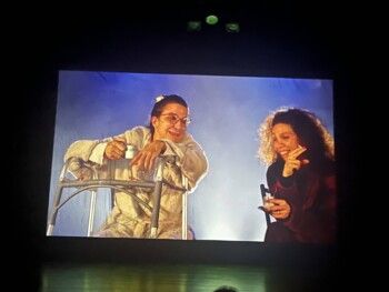 شاهد .. خاص - زينة دكاش : هذا هدفي من مسرحية " اللي شبكنا يخلصنا " .. ولذلك أطلت ماغي فرح في العمل