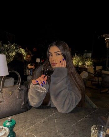 شاهد .. إبنة نوال الزغبي تخطف الأنظار بإطلالة صيفية وسط الشتاء