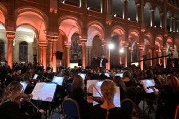 شاهد .. هبة القواس تعلن رسمياً إطلاق الجوقة الفلهارمونية الوطنية وتقول: "لبنان كالموسيقى لا يستسلم للصمت"