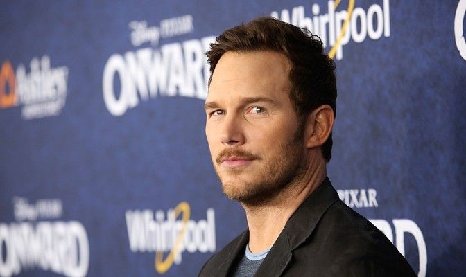 شاهد .. مديرة أعمال كريس برات بتصرف غير متوقع خلال مقابلته-بالفيديو