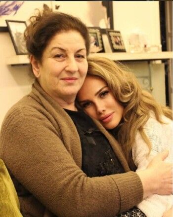 شاهد .. نيكول سابا ويوسف الخال يحييان ذكرى الراحلة مها بيرقدار في عيد ميلادها برسائل مؤثرة