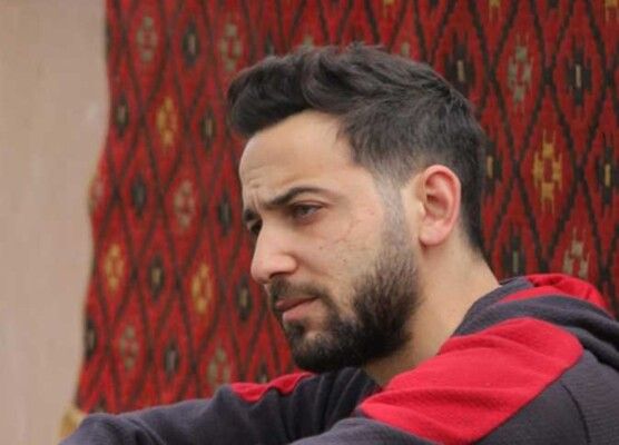 شاهد .. كريم قاسم يعلن موعد عزاء والده ويطلب اقتصاره على الأقارب فقط