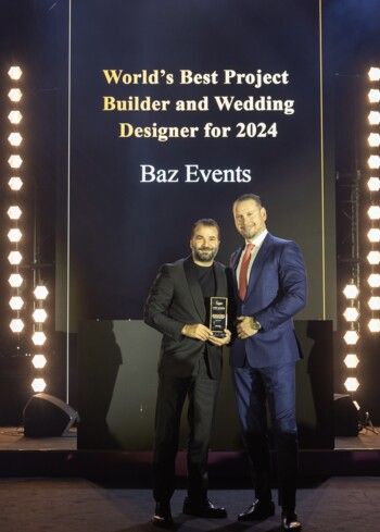 شاهد .. وليد باز يحصد جائزة عالمية-بالصور