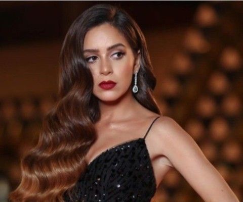 شاهد .. جميلة عوض تخسر أحد أفراد عائلتها بحادث أليم