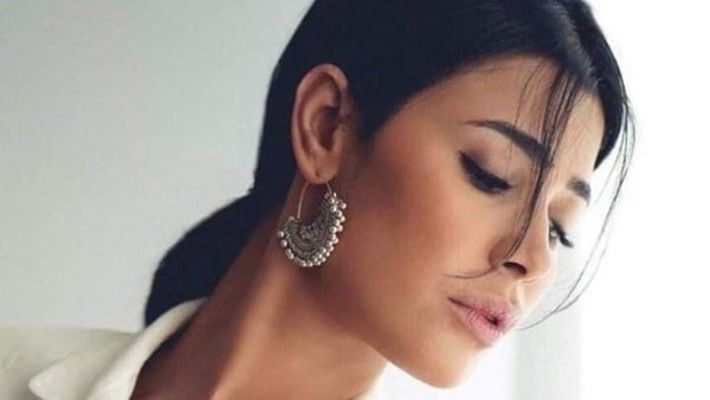 شاهد .. مها نصار تتألق في بوستر "الأميرة ظل حيطه" وتثير تساؤلات حول شخصيتها