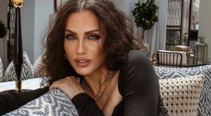 شاهد .. إيمان الباني تستعرض جمالها بإطلالة كاجوال من دبي