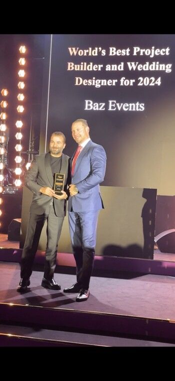 شاهد .. وليد باز يحصد جائزة عالمية-بالصور